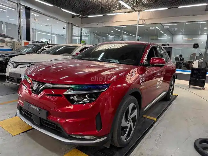 VF8 Eco батарея SDI 2023 спортивный красный - Одометр 53 тыс. км
