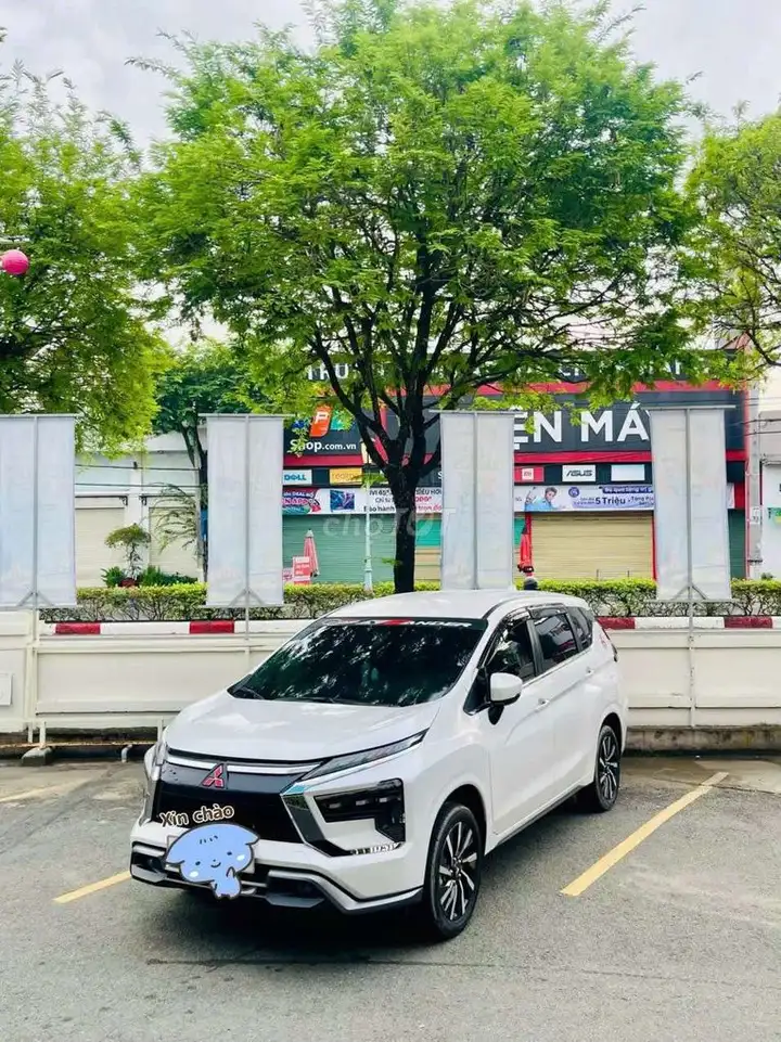 Mitsubishi Xpander, 7 мест, белый, бензин