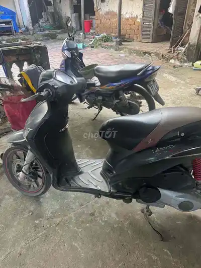 Скутер Piaggio Liberty черный