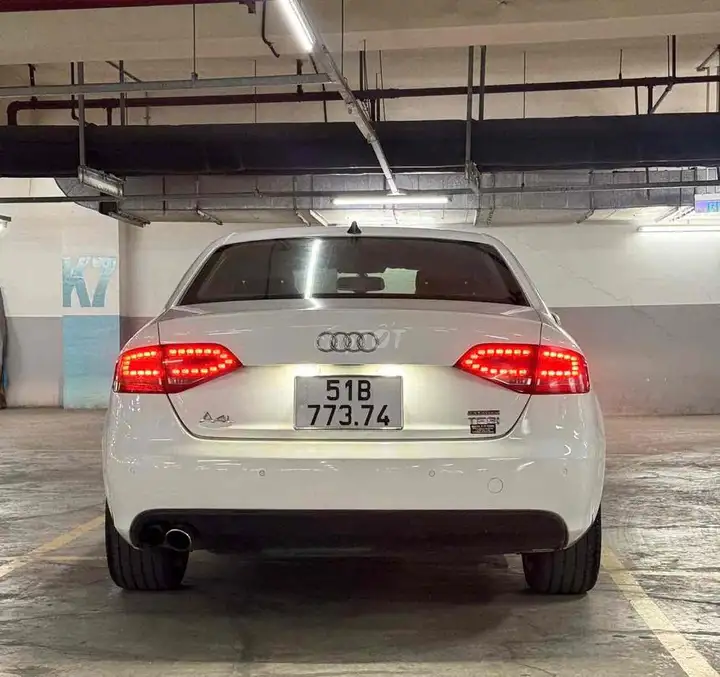 Audi A4 2009 Белый Автомат