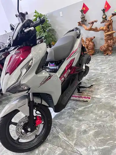 Honda AB 125 2024 Цементный серый 5400 км