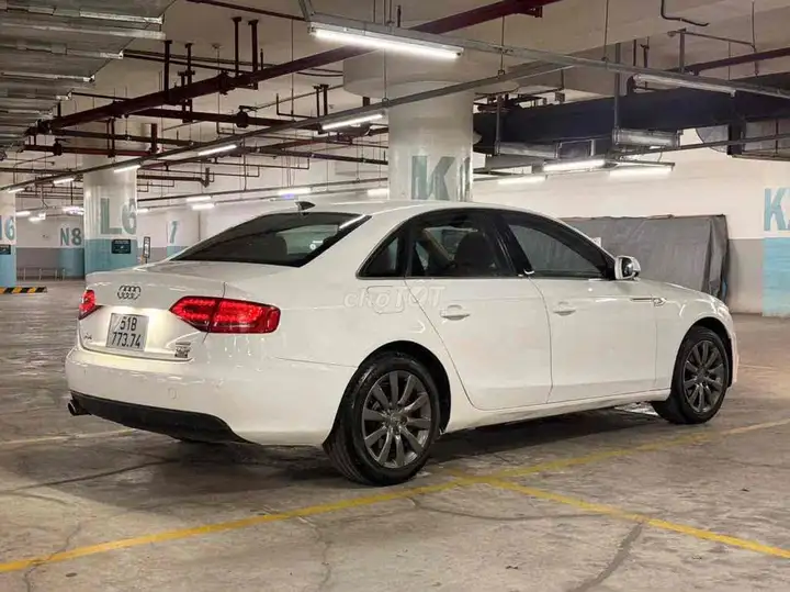 Audi A4 2009 Белый Автомат