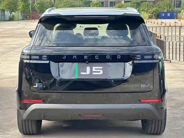 Электрический кроссовер Jaecoo J5 BEV, черный