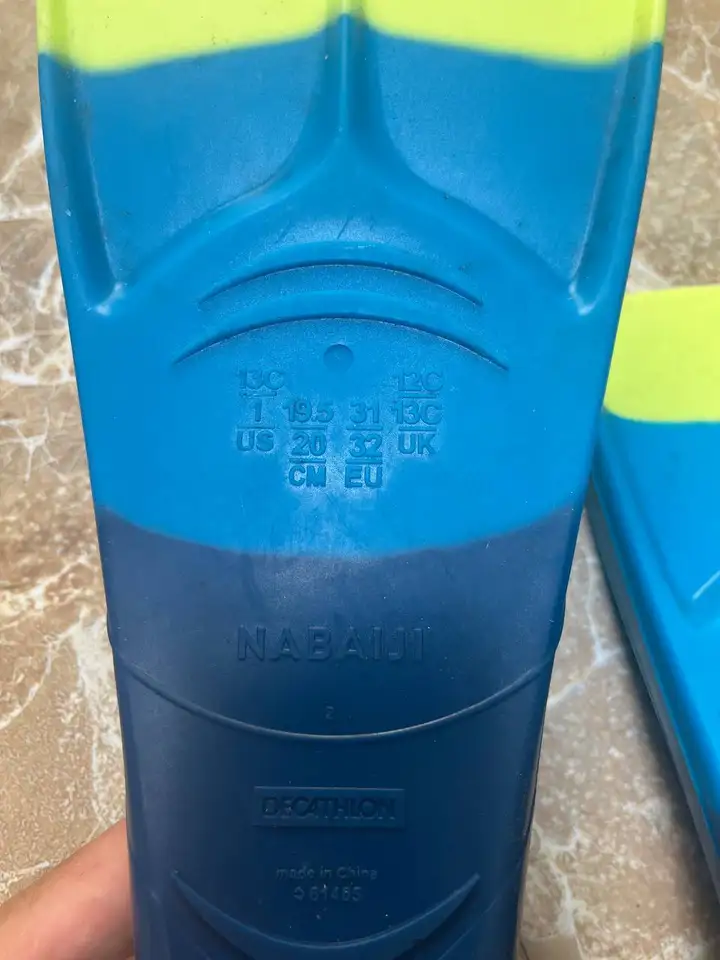 Беговые кроссовки Hoka, ласты детские, кондиционер оконный
