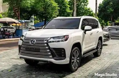 Lexus LX 600 Urban 2023 - 6,9 млрд донгов