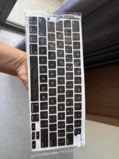 Накладка на клавиатуру MacBook Air M2 (2022)