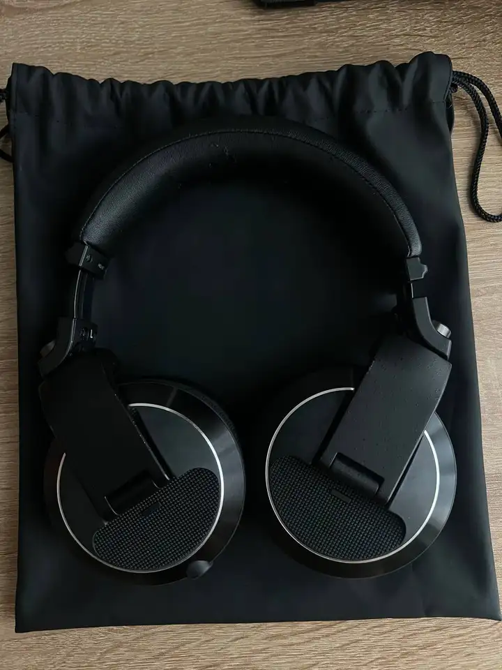 Машинка Moser 1430, штатив, наушники Pioneer, Apple Watch, Birkenstock