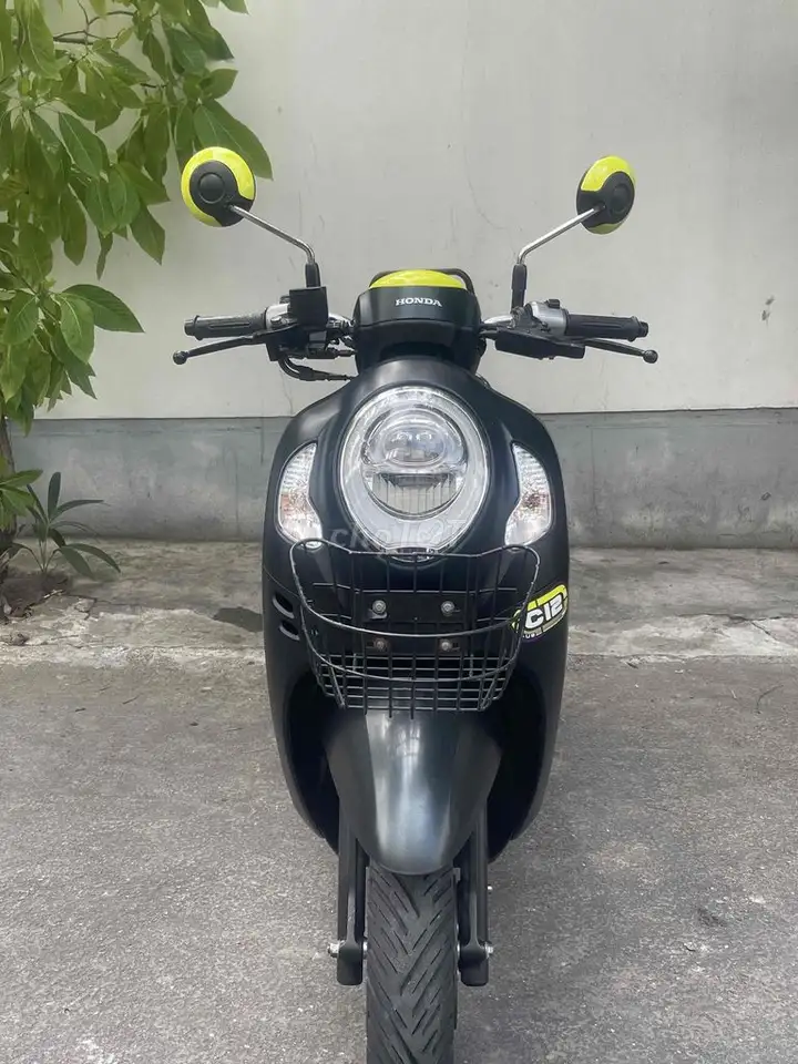 Honda Scoopy скутер черный желтый 2024 смарт-ключ
