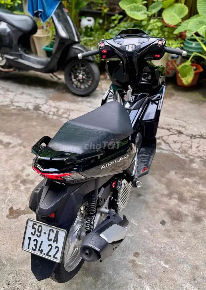 Honda AirBlade 125cc 4val 2025 Черный 11.000 км