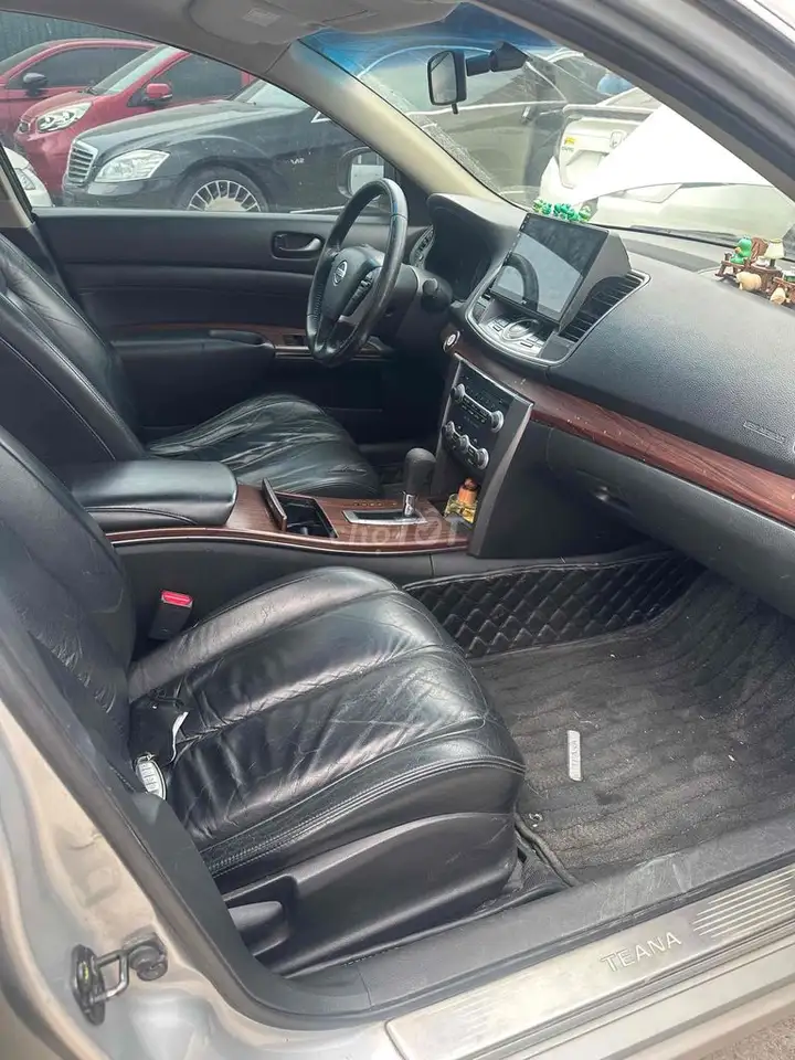 Nissan Teana 2010 Серебристый 130 000 км