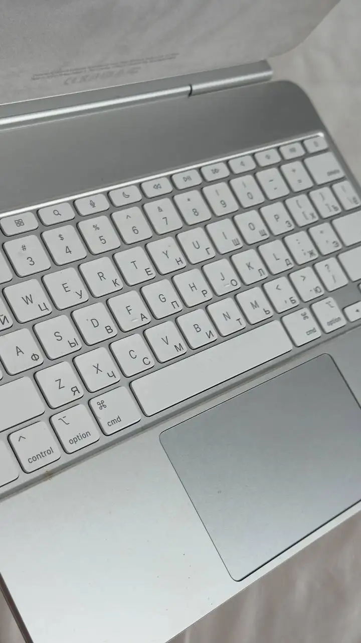 Magic Keyboard для iPad Pro 13"