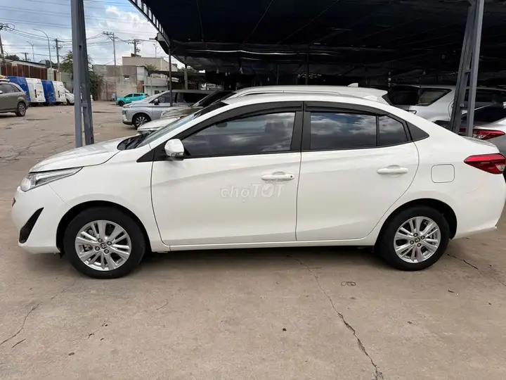 Toyota Vios 2020 MT, белый, механика