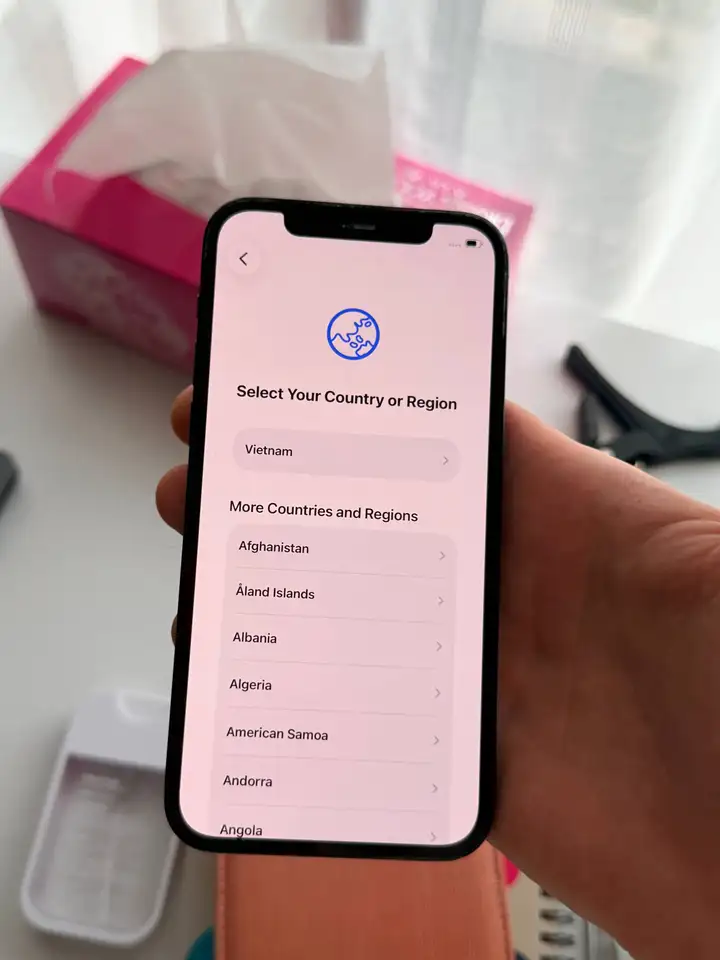 iPhone 12 Pro залоченный