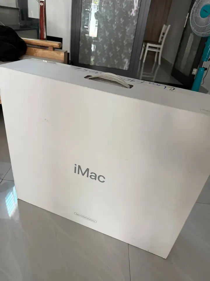 Apple iMac 24” (2021)