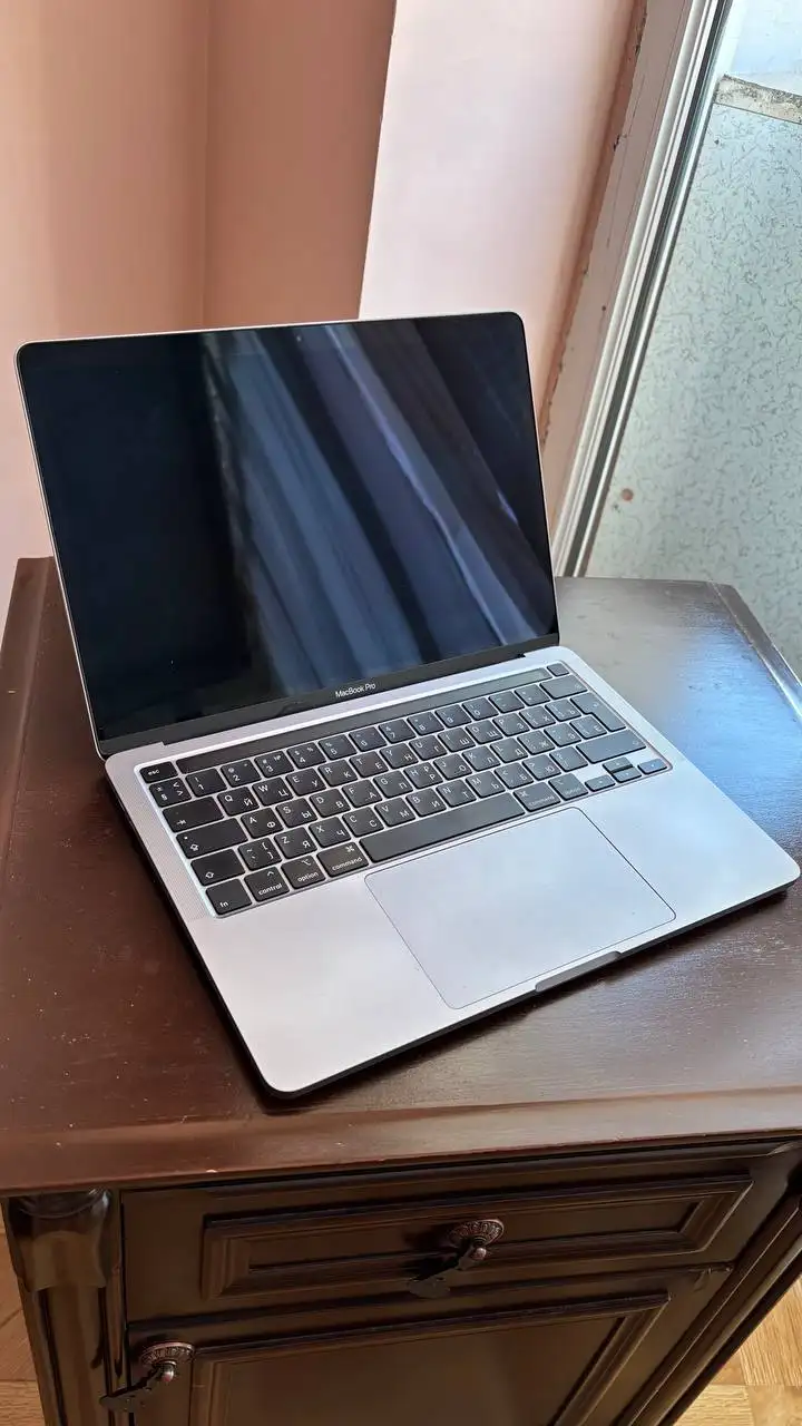 MacBook Pro 2020 13,3" i7 32GB 512GB