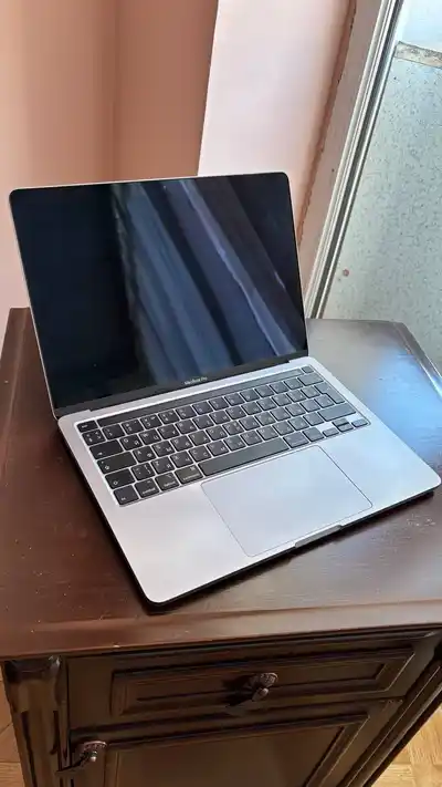 MacBook Pro 2020 13,3" i7 32GB 512GB