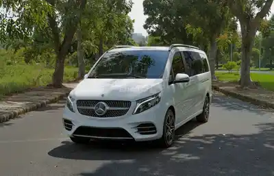 Mercedes V250 AMG 2023 скользит 34 000 км (название компании)