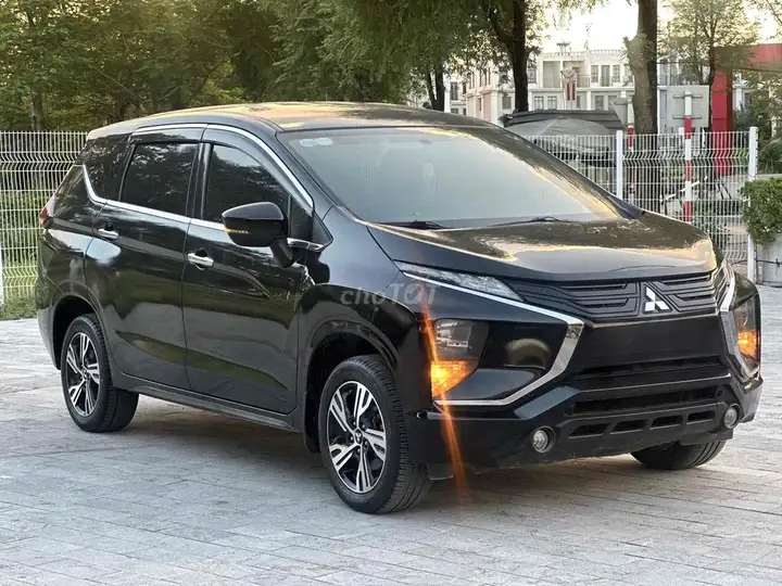 Mitsubishi Xpander 1.5 MT 2020 Черный 7 мест