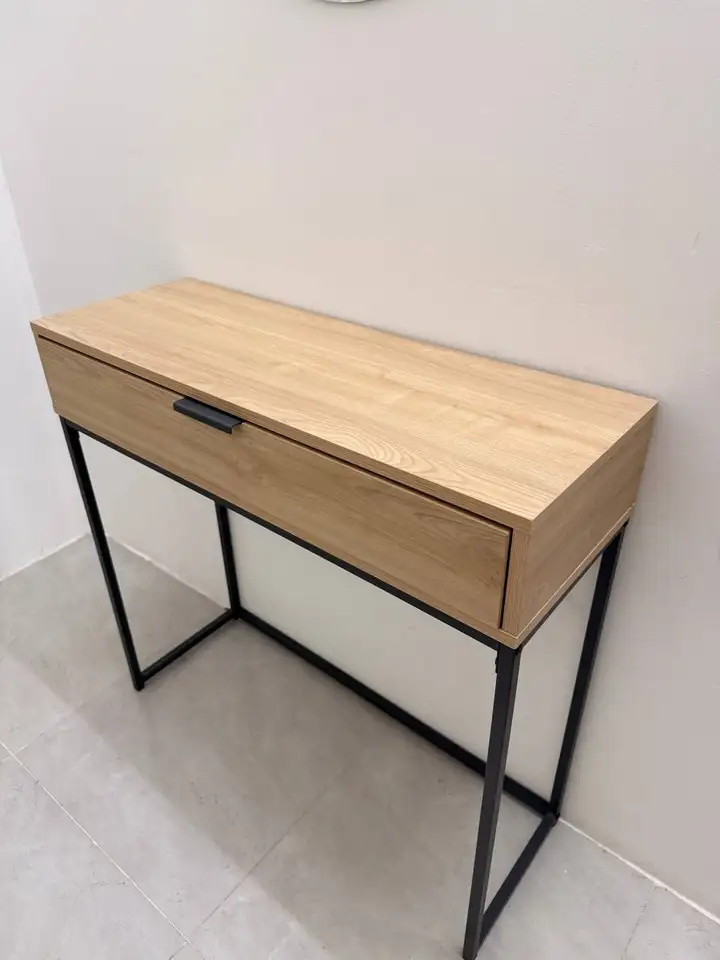 Консольный столик, барный стул, зеркало, этажерка, лампа