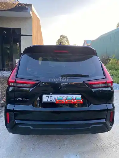 Mitsubishi Xpander, 7 мест, автомат, черный