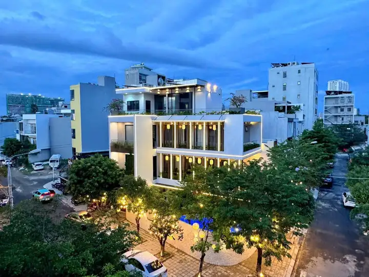 Аренда виллы 3 этажа, 4 спальни, 200 м²