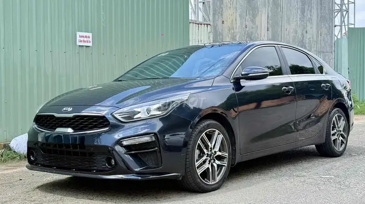 Kia Cerato 2.0 Premium 2021 черный - серый 62000 км