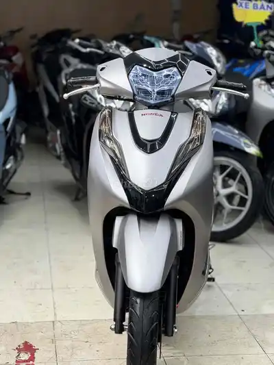 Honda Lead 4VAL Special 2023 Матовый серебристый Smartkey