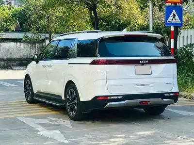 Kia Carnival Signature 2.2D 2023 года выпуска