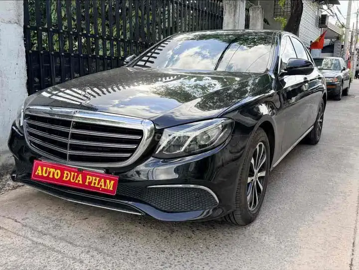 Mercedes-Benz E200 2019 - Роскошь и класс