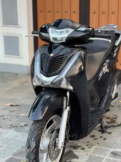 HONDA SH 125I 2017 Черный Оригинал Отличное состояние
