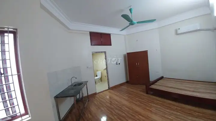 Комната на 2 этаже, 500 м до стадиона Ми Динь, от собственника