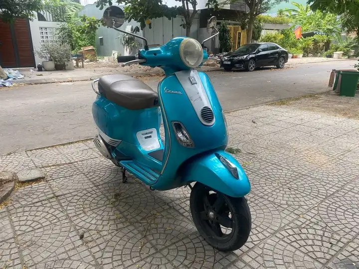 Скутер Vespa LX