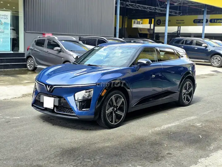 Vinfast VF7 Plus AWD 2024 темно-синий