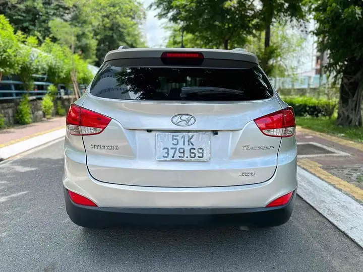 Hyundai Tucson 2012 автомат серебристый