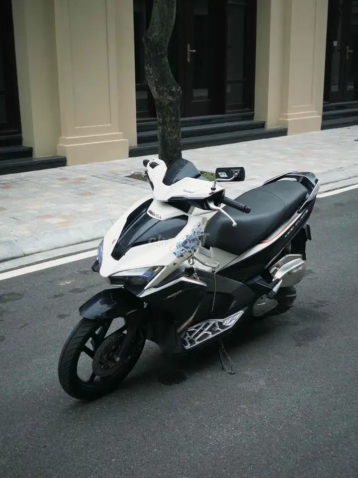 Honda AB 125 2016 белый черный