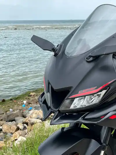 Yamaha R15