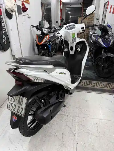 Kymco Candy Hermosa 50cc белого цвета