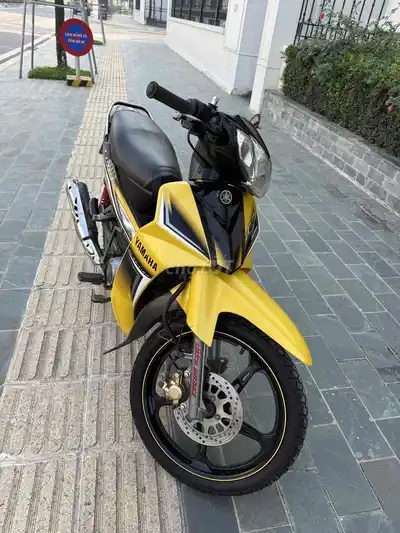 Yamaha Sirius 2010 желтый