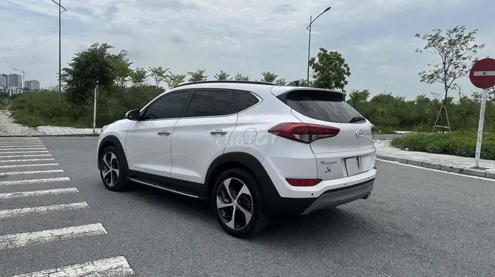Hyundai Tucson 2018 1.6 Turbo белый 50 тыс. км