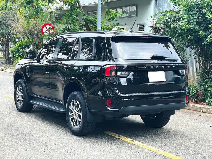 Ford Everest Ambient, минимальный пробег, отличное состояние, в наличии в Сайгон Форд