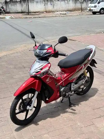 Honda Future X красная, механика