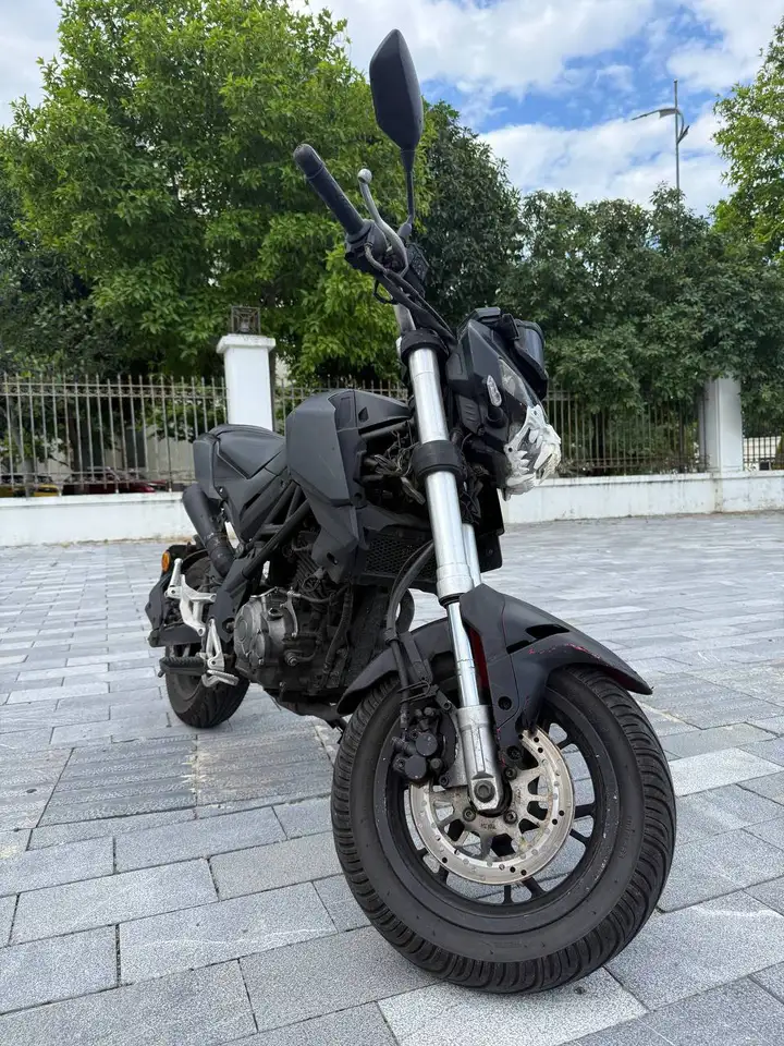 Benelli TNT 125