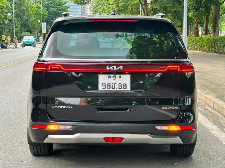 KIA Carnival Signature 2024 дизель максимальная, отличное состояние