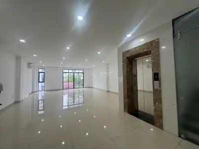 Фасад Nguyễn Thị Nhung KDT Vạn Phúc 7x20м, только 65 млн, есть лифт