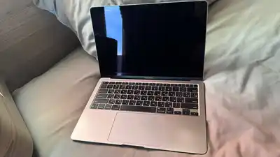 MacBook Air 13″ M1 (2020) 8/256 GB