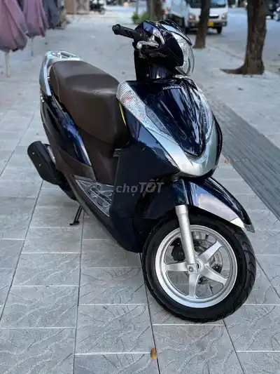 Honda Lead 2017 сине-черная, госномер 43