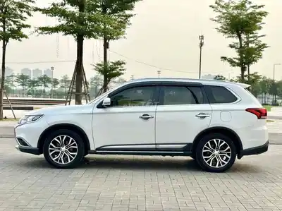 Mitsubishi Outlander, семейный автомобиль в ухоженном состоянии