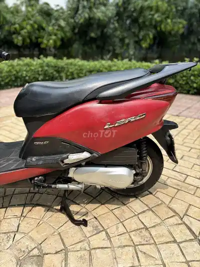 Honda Lead fi, двигатель тихий и мощный