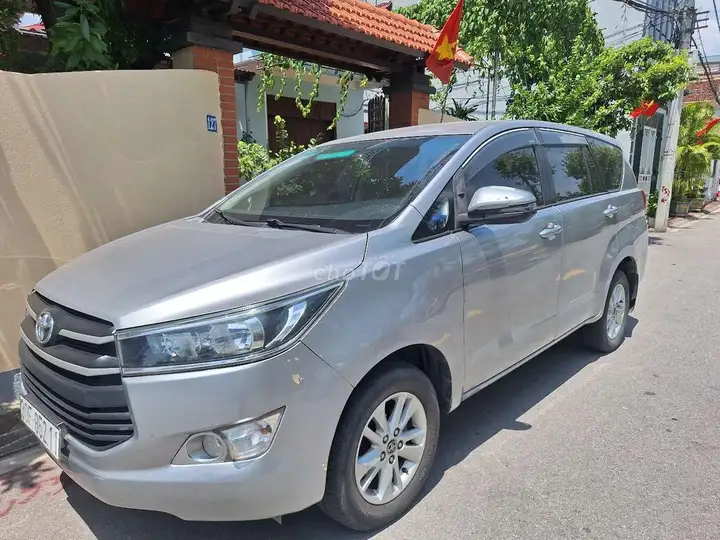 Toyota Innova 2.0E MT 2018 Серебристый 8 мест