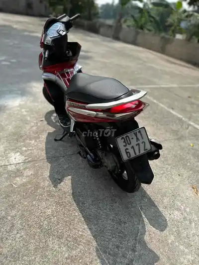 Honda Airblade последней серии с 6-спицевыми дисками